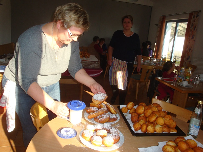 07Feb.Krapfen backen 66