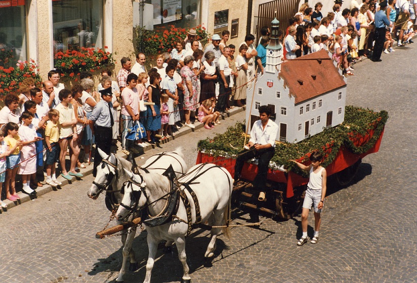 3.3 700 Jahre Marktrechte Festzug