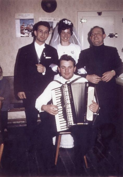 Brautstehlen in der Hall