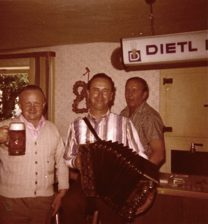 Bruder Franz mit Musiker 20jahrfeier 7.7.1974