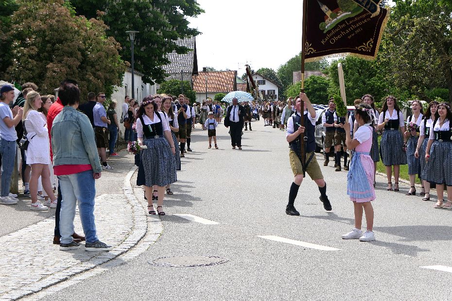 Fahnenweihumzug