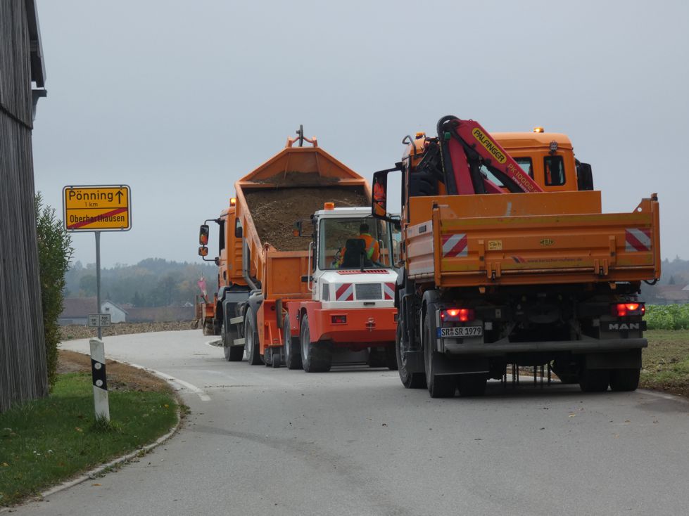 Straßenbankett erneuern im Oktober