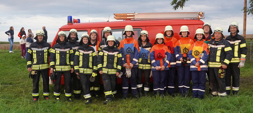 FFW Gruppenfoto Leistungsabzeichen