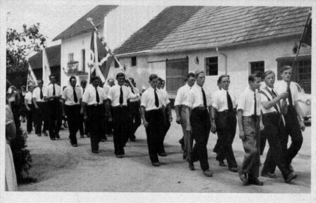 Fahnenweihe Pönnijng 1956